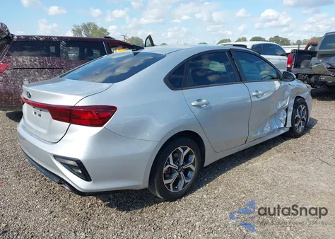 2021 Kia Forte Lxs z USA, uszkodzony, nr VIN 3KPF24ADXME330593